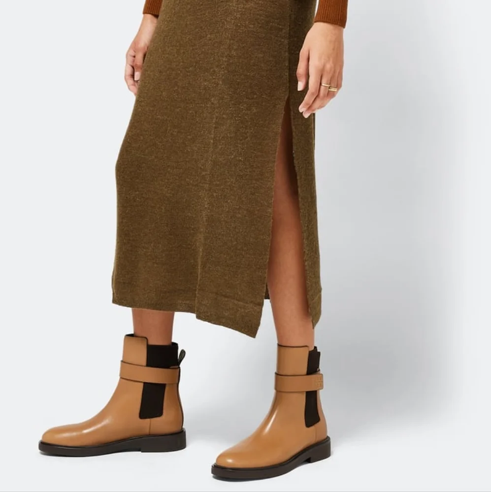 Tory Burch Embossed Leather Double T Chelsea Ankle Boots Size 7.5